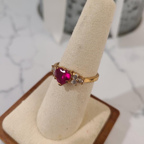 Jewelry - Delicate Lovely Gold & Pink Heart ~Valentine's Ring
